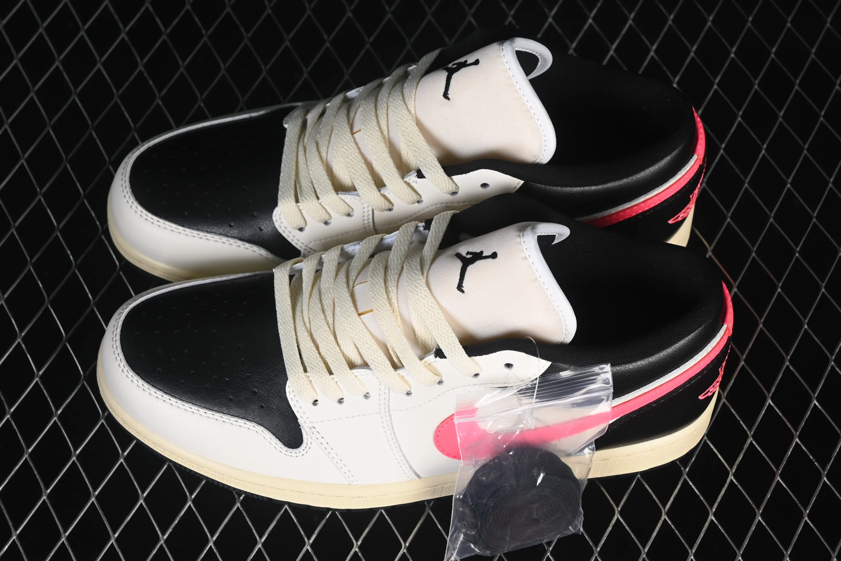 All categories Air Jordan Jordan series basketball shoes Air Jordan 1 Low Air Jordan 1 Low AJ1 Joe 1 meter white black red low-top cultural casual sneakers DC0774-107